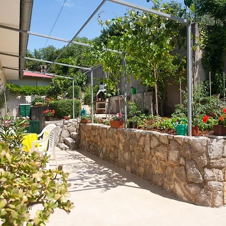 Apartment Karmela *