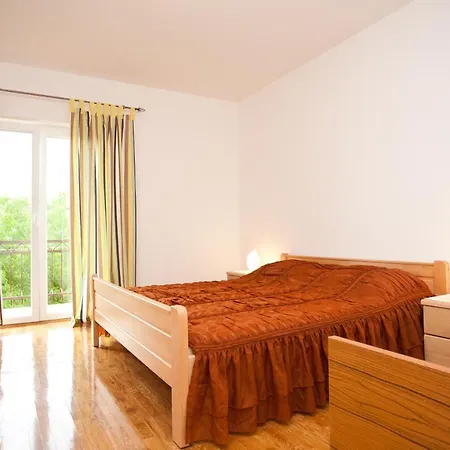 Apartment Karmela *